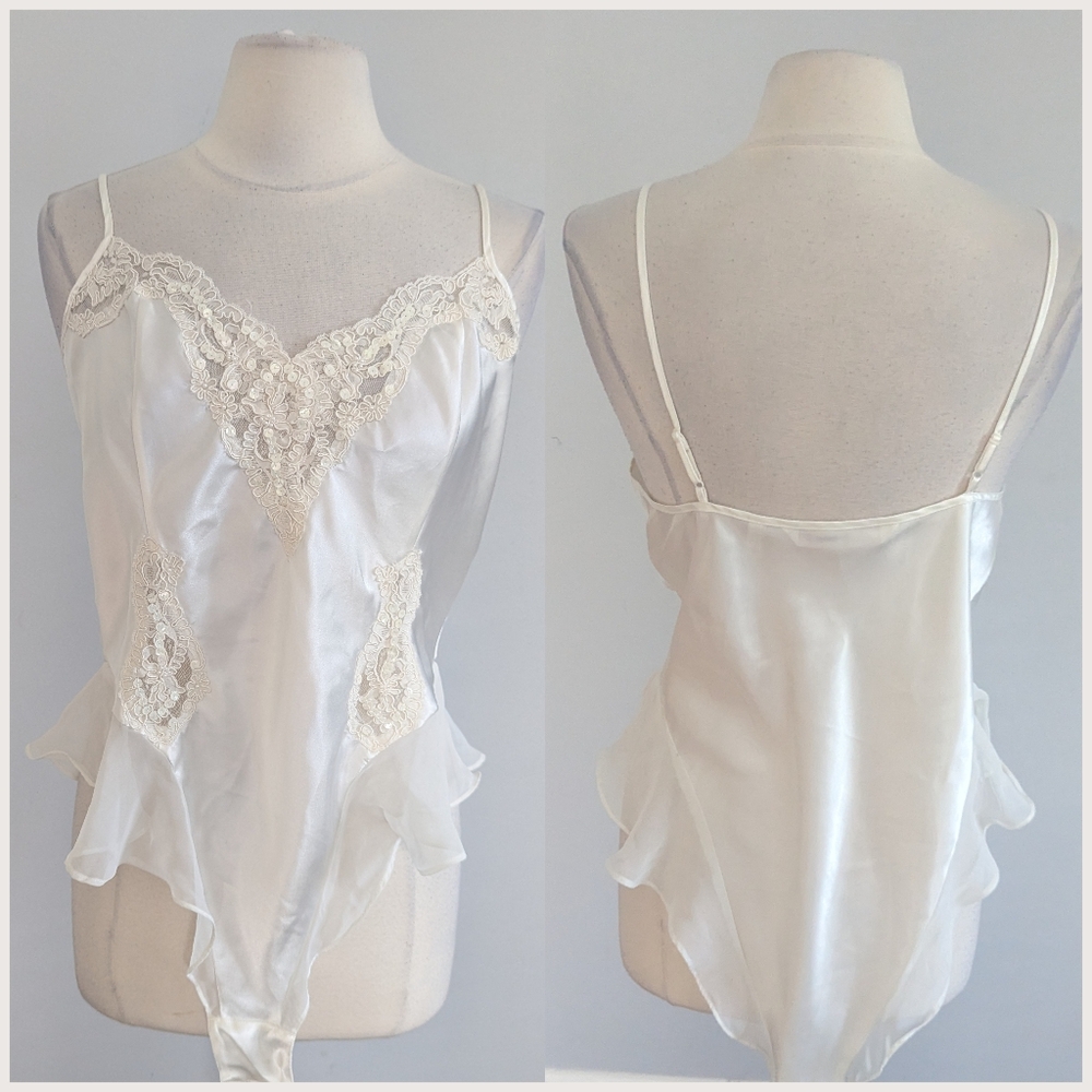 Women's Vintage Victoria's Secret Cream Lace Sequin Bodysuit Large 1998 Y2K
